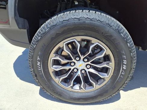 Used 2022 Chevrolet Colorado ZR2 AWD/4WD image 21