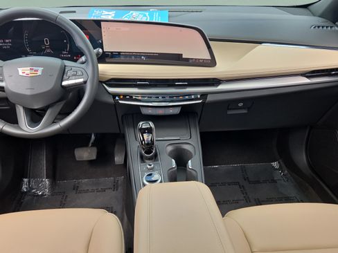 Used 2024 Cadillac XT4 Luxury FWD image 13