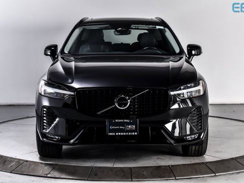 Used 2025 Volvo XC60 B5 Plus image 8