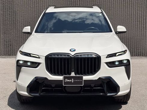 Used 2023 BMW X7 xDrive40i w/ M Sport Package AWD/4WD image 3