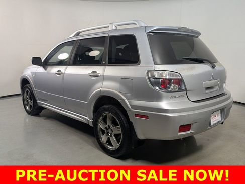 Used 2006 Mitsubishi Outlander SE FWD image 5