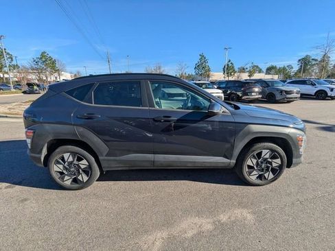 Used 2024 Hyundai Kona SEL image 2