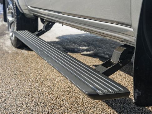 Used 2022 RAM 1500 Limited w/ Body Color Bumper Group image 26