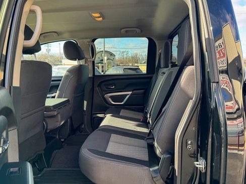 Used 2021 Nissan Titan SV w/ Accessory Utility Package image 19