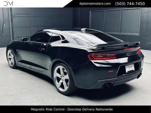 Used 2018 Chevrolet Camaro SS RWD image 5