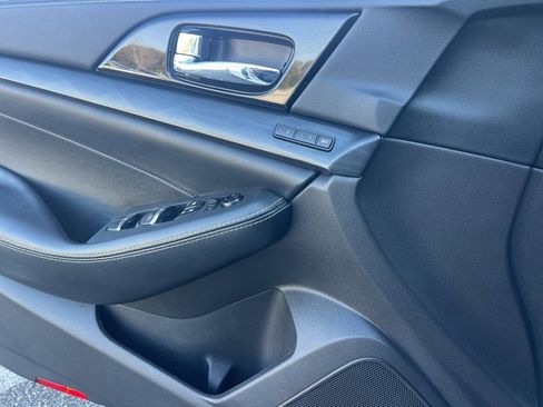 Used 2022 Nissan Maxima Platinum w/ Sport Mat Group image 6