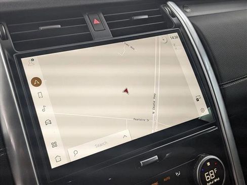 New 2025 Land Rover Discovery Dynamic SE image 16