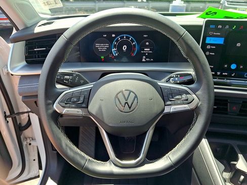 Used 2026 Volkswagen Tiguan SE w/ Panoramic Sunroof Package AWD/4WD image 19