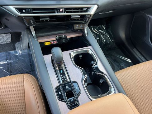 Certified 2025 Lexus RX 350 Premium w/ Accessory Package (Z1) FWD image 32