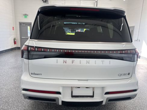 New 2026 INFINITI QX80 Luxe w/ Cargo Package image 3