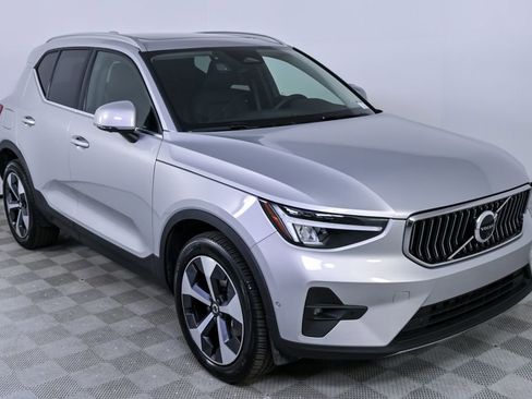 Certified 2025 Volvo XC40 B5 Plus image 26