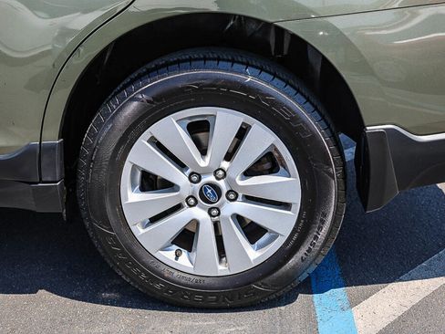 Used 2017 Subaru Outback 2.5i Premium w/ Popular Package #2 AWD/4WD image 28