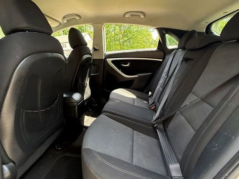 Used 2015 Hyundai Elantra GT FWD image 5