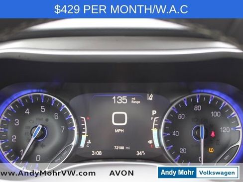 Used 2023 Chrysler Pacifica Touring-L image 35