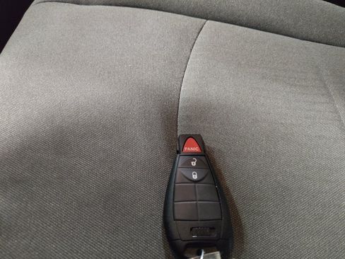 Used 2021 RAM 1500 Classic SLT RWD image 32