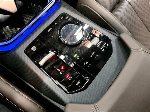 Used 2025 BMW X3 xDrive30i w/ Convenience Package image 39