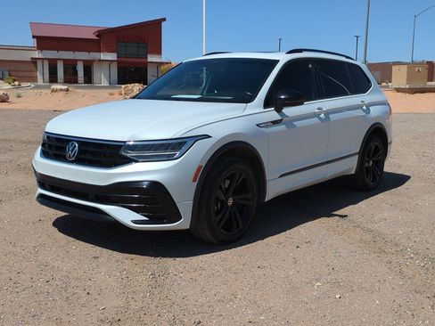Used 2023 Volkswagen Tiguan SE R-Line AWD/4WD image 7