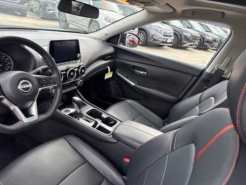 Certified 2025 Nissan Sentra SR w/ SR Premium Package FWD image 20