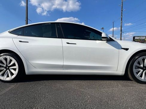 Used 2021 Tesla Model 3 Standard Range Plus image 5