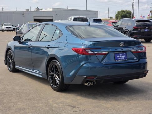 Used 2025 Toyota Camry SE FWD image 7