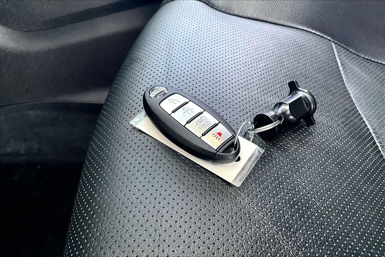 Used 2015 Nissan Rogue SL FWD image 14