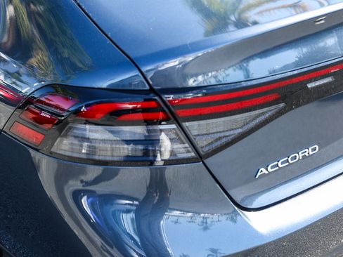 Used 2025 Honda Accord LX image 8