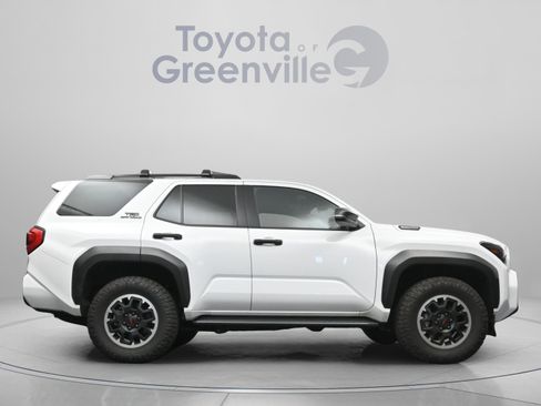 Used 2025 Toyota 4Runner 4WD image 17