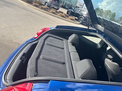 Used 2017 Hyundai Veloster Value Edition image 38