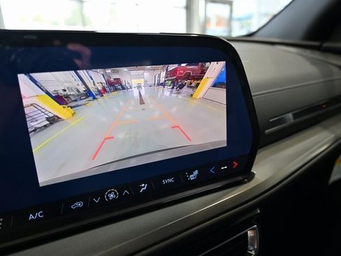 New 2026 Chevrolet Traverse LT w/ LPO, Floor Liner Package image 17