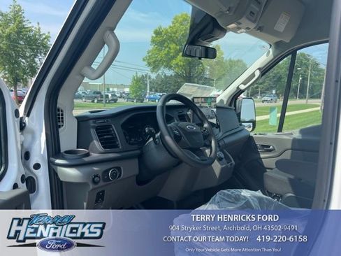 New 2023 Ford E-Transit Medium Roof image 14
