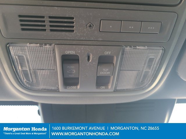 Used 2018 Honda CR-V Touring image 17