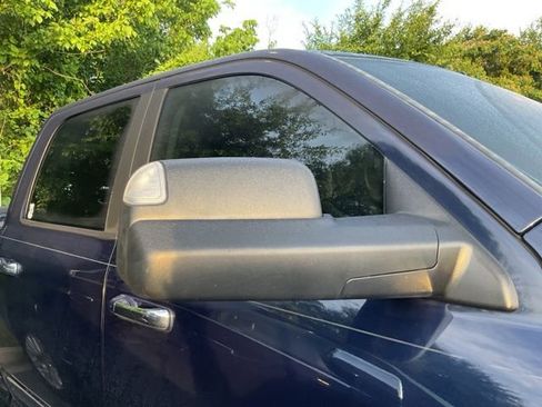 Used 2016 RAM 2500 SLT w/ Luxury Group AWD/4WD image 3