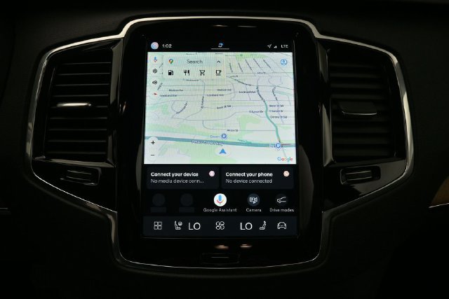 Used 2024 Volvo XC90 B6 Plus w/ Protection Package Premier AWD/4WD image 12
