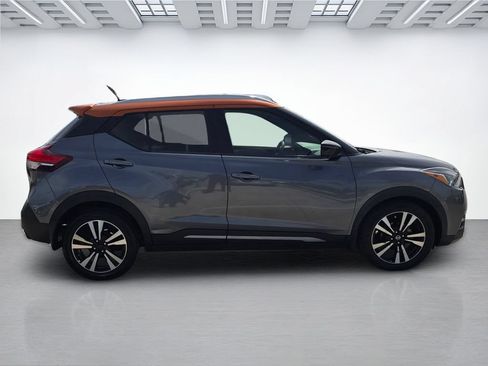 Used 2020 Nissan Kicks SR w/ SR Premium Package FWD image 2