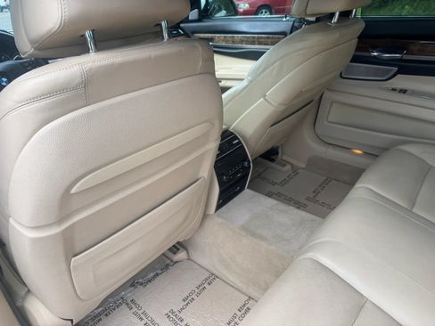 Used 2015 BMW 750Li RWD image 19