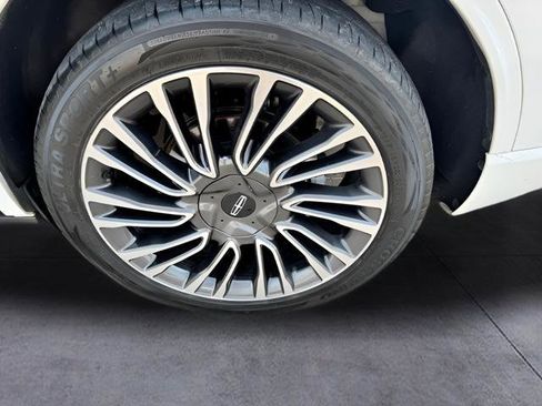 Used 2020 Lincoln Corsair Reserve w/ Appearance Package image 26