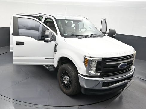 Used 2019 Ford F250 XL w/ Power Equipment Group AWD/4WD image 31