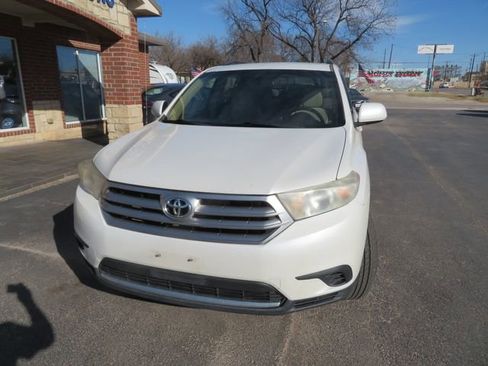Used 2011 Toyota Highlander image 2