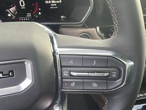 New 2025 GMC Canyon Denali w/ LPO, Denali Black Edition image 19