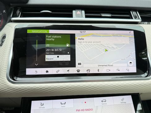 Used 2019 Land Rover Range Rover Velar R-Dynamic SE AWD/4WD image 16