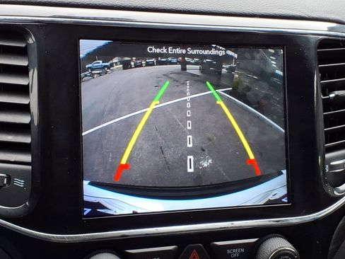 Used 2019 Jeep Grand Cherokee Altitude image 15