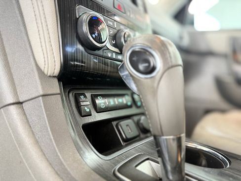 Used 2015 Chevrolet Traverse LTZ image 34