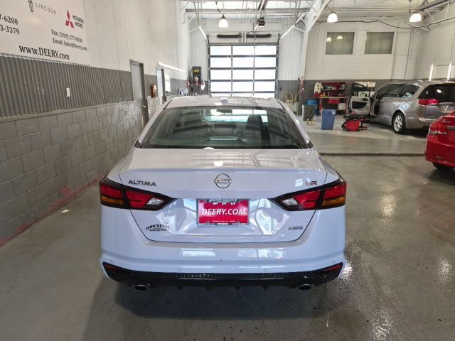 Certified 2025 Nissan Altima 2.5 SR w/ SR Premium Package AWD/4WD image 4