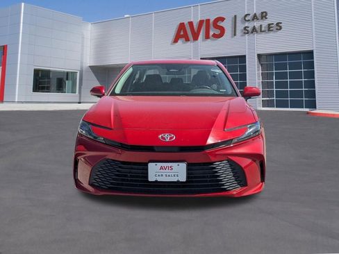 Used 2025 Toyota Camry LE image 10