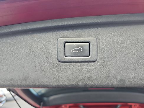 Used 2017 Subaru Outback 2.5i Premium image 13