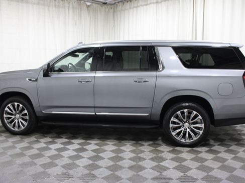 Used 2021 GMC Yukon XL SLT w/ SLT Premium Package AWD/4WD image 33