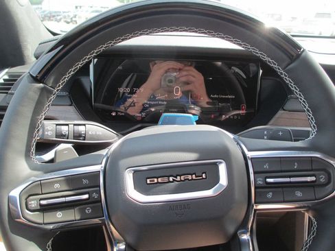 New 2026 GMC Acadia Denali Ultimate AWD/4WD image 17