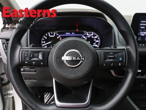 Used 2023 Nissan Rogue SV AWD/4WD image 10