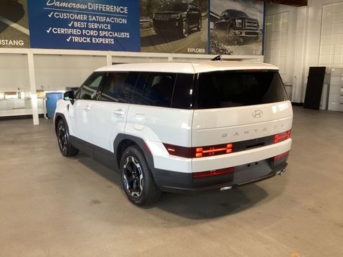 Used 2025 Hyundai Santa Fe SE image 3