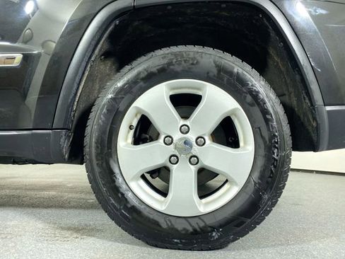 Used 2012 Jeep Grand Cherokee Laredo image 6